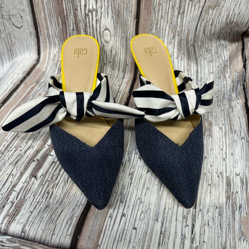 Size 9 cabi Bow Kitten Heel
